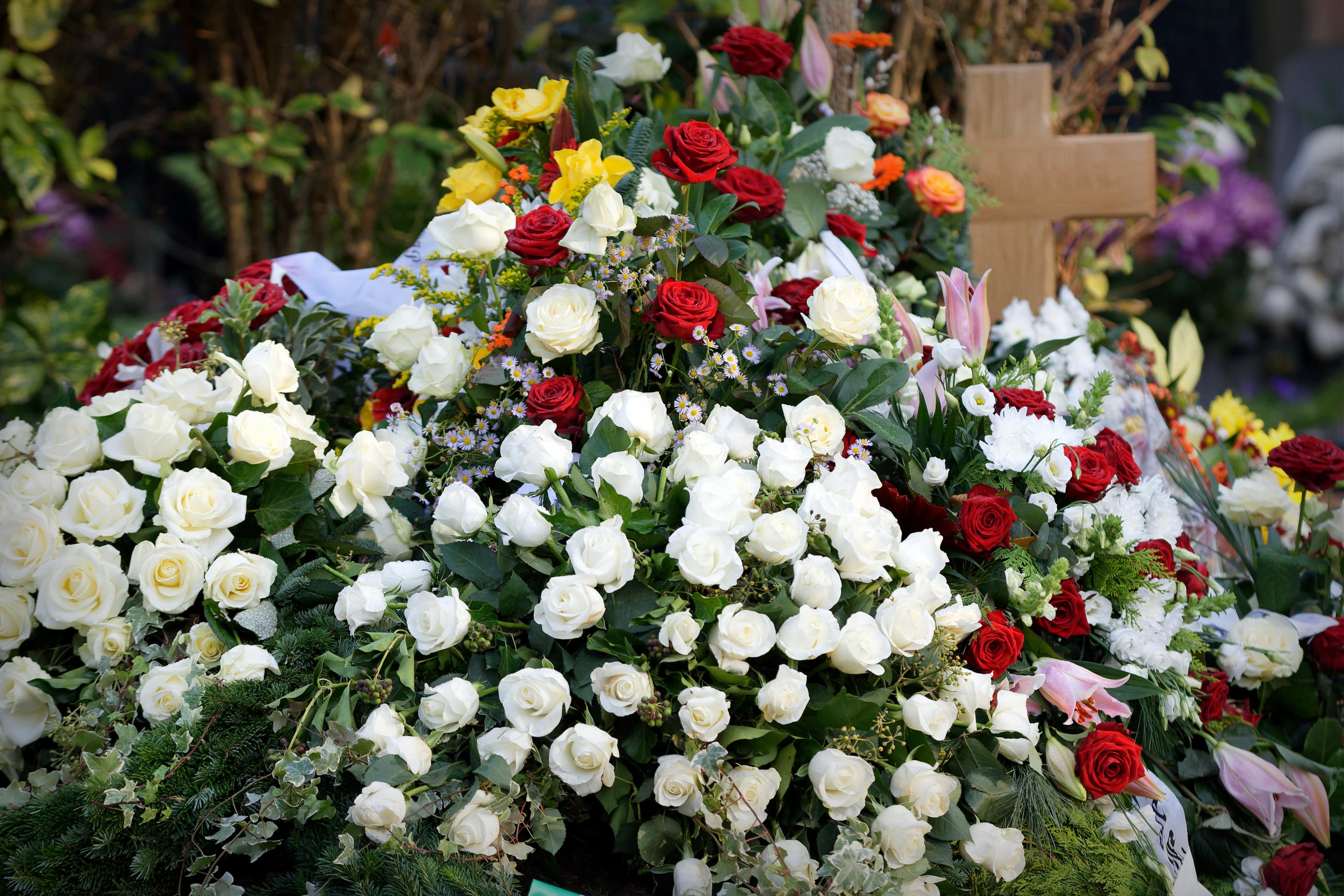 Choosing The Right Flowers for A Funeral: A Guide for Bereaved Families