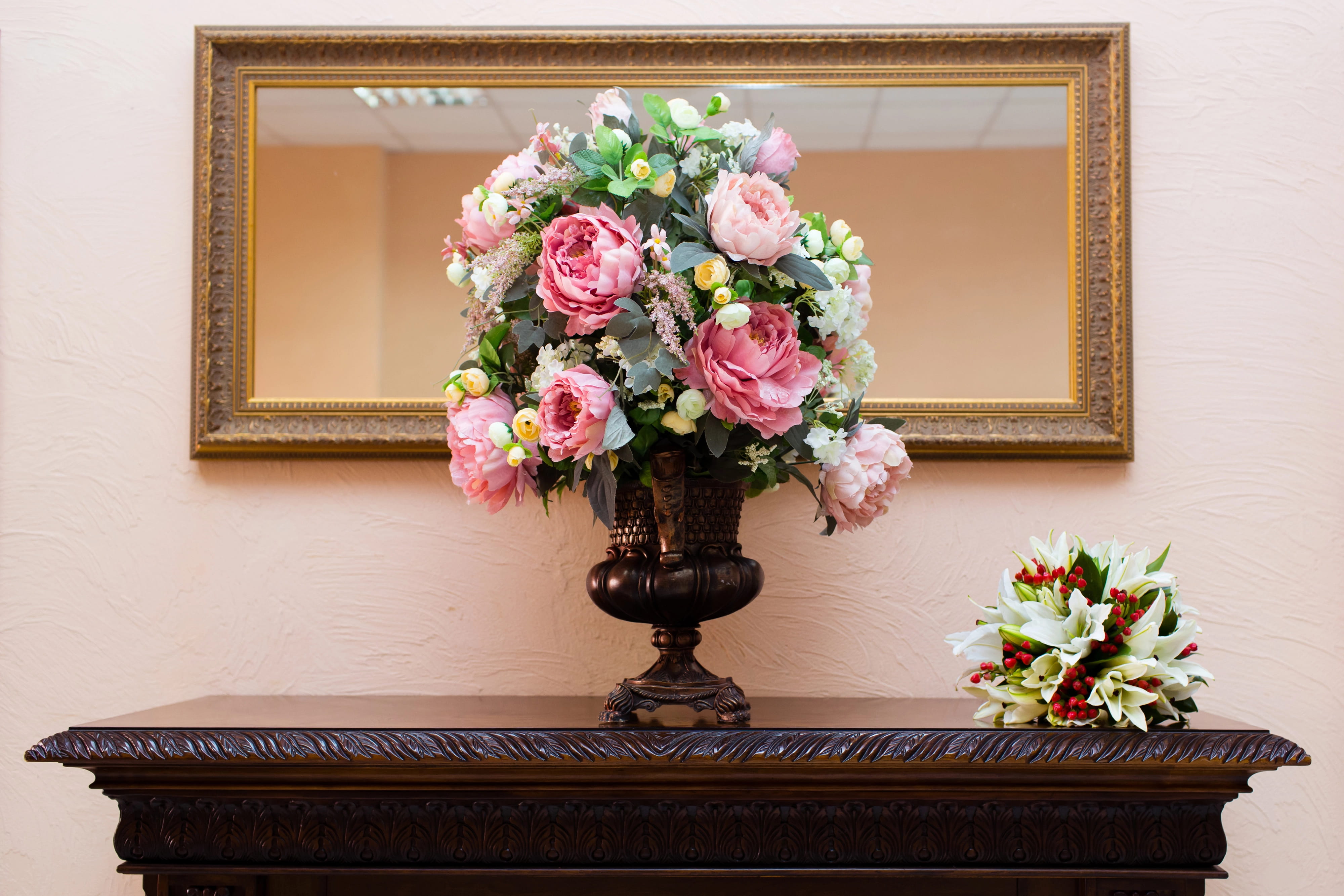 Best Types of Arrangements to Give a Co-Worker